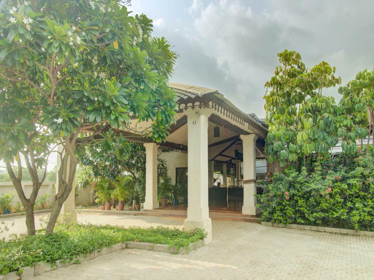 Hotel Capital O 36727 Plush Retreat Dive Exterior foto